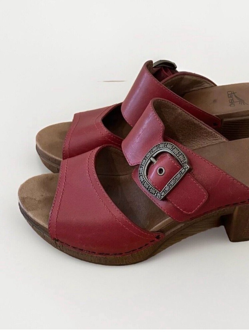 Dansko Ramona Red Leather Block Heels Sz 40 (US 9.5-10) Buckle Sandal Shoes EUC